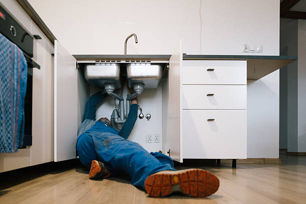 Professional Emergency Plumber technician working in South Orange, NJ